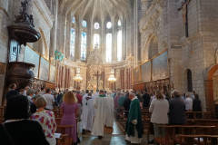 13-journee-debutee-a-la-cathedrale-par-la-messe-dominicale