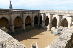 100-Le-cloitre-jouxte-la-cathedrale-au-Sud