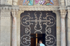40-Entree-de-leglise-St-Jacques