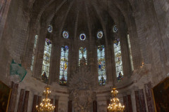 88-la-verriere-avec-anciens-vitraux-de-lage-Gothique