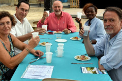 0-Patrick-Tudoret-et-elus-au-repas-du-Comite-de-quartier-St-Jacques