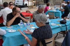 1-Un-pelerin-Italien-qui-a-fait-etape-au-gite-Bon-Camino-au-repas